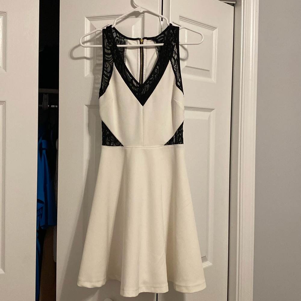 Women’s XS Bebe dress